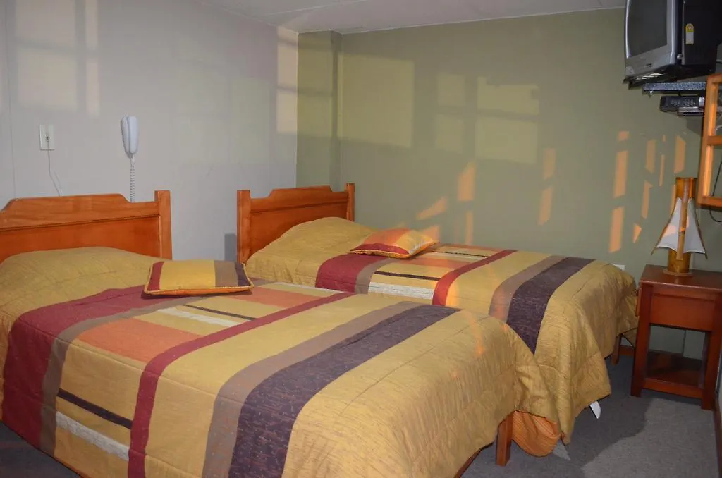 クエンカ Hostal Casa Del Rioホステル ホステル